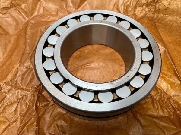 Spherical Roller Bearing – Tapered Bore, 120 mm ID, 215 mm OD, 58 mm Width, Open, CN Internal Clearance.