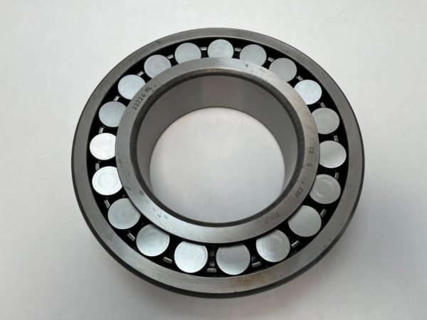 CBF 22224HLSC3W33 Spherical Bearing 22224-HL-S-C3-W33 22224J 120x215x58 mm