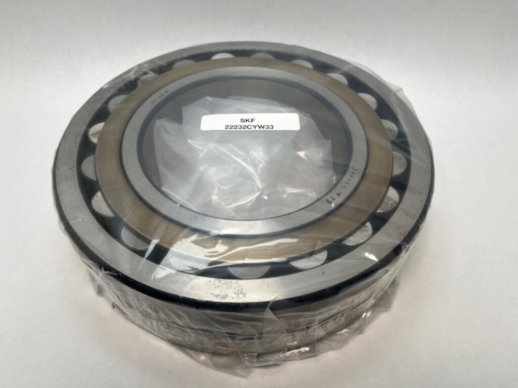 Spherical Roller Bearing – Straight Bore, 160 mm ID, 290 mm OD, 80 mm Width, Open, CN Internal Clearance.