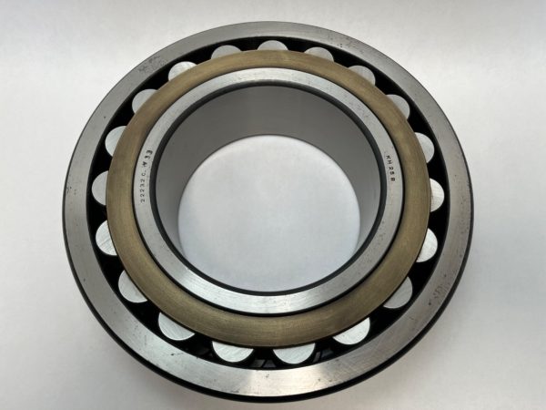 Spherical Roller Bearing – Straight Bore, 160 mm ID, 290 mm OD, 80 mm Width, Open, CN Internal Clearance.