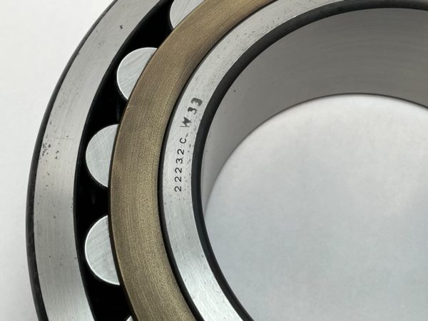 Spherical Roller Bearing – Straight Bore, 160 mm ID, 290 mm OD, 80 mm Width, Open, CN Internal Clearance.