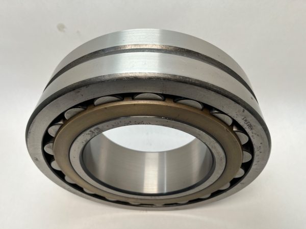 Spherical Roller Bearing – Straight Bore, 160 mm ID, 290 mm OD, 80 mm Width, Open, CN Internal Clearance.