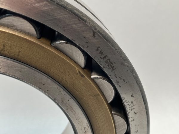 Spherical Roller Bearing – Straight Bore, 160 mm ID, 290 mm OD, 80 mm Width, Open, CN Internal Clearance.