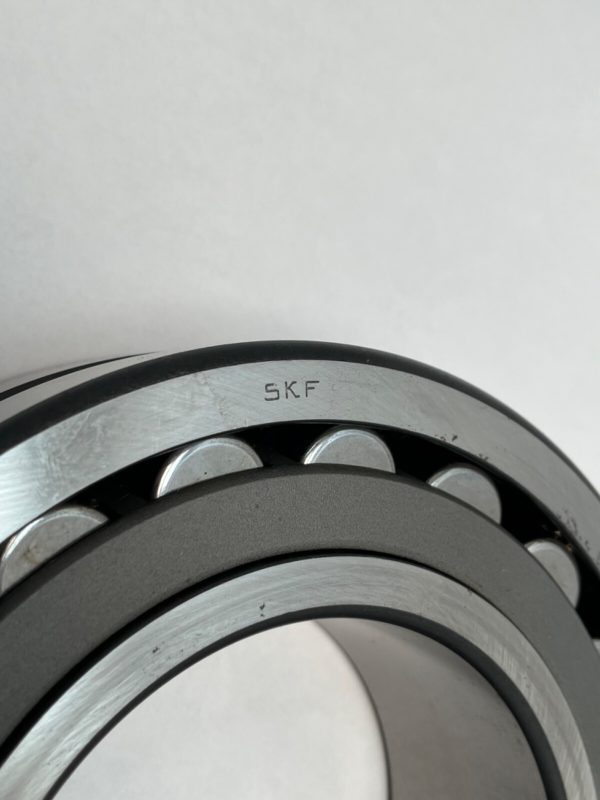 Spherical roller bearing – Straight Bore, 120 mm ID, 215 mm OD, 58 mm Width, Open, C3 Internal clearance.