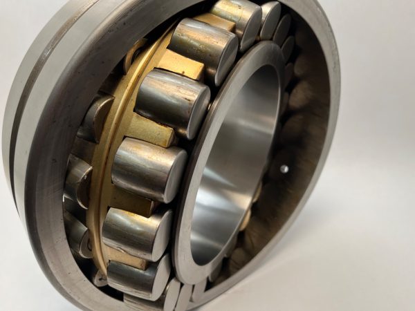 Spherical Roller Bearing – Tapered Bore, 180 mm ID, 320 mm OD, 86 mm Width, Open, CN Internal clearance.