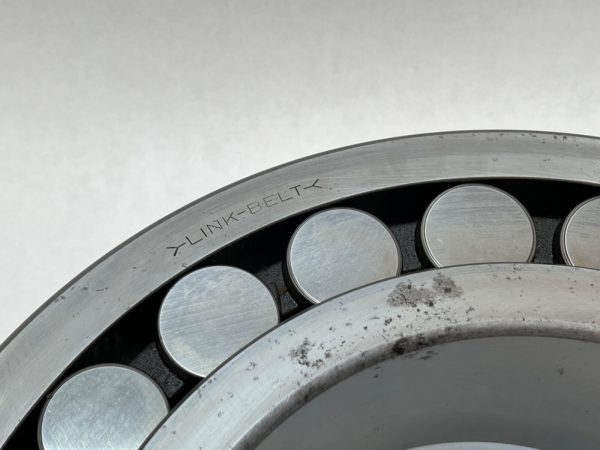 Spherical Roller Bearing – Tapered Bore, 180 mm ID, 320 mm OD, 86 mm Width, Open, CN Internal clearance.