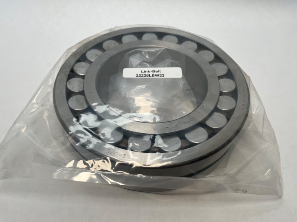 Spherical Roller Bearing – Straight Bore, 140 mm ID, 250 mm OD, 68 mm Width, Open, CN Internal Clearance.