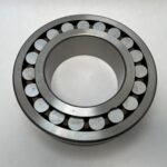 Spherical Roller Bearing – Straight Bore, 140 mm ID, 250 mm OD, 68 mm Width, Open, CN Internal Clearance.