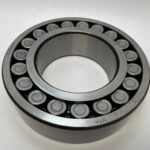 Spherical Roller Bearing – Straight Bore, 140 mm ID, 250 mm OD, 68 mm Width, Open, CN Internal Clearance.