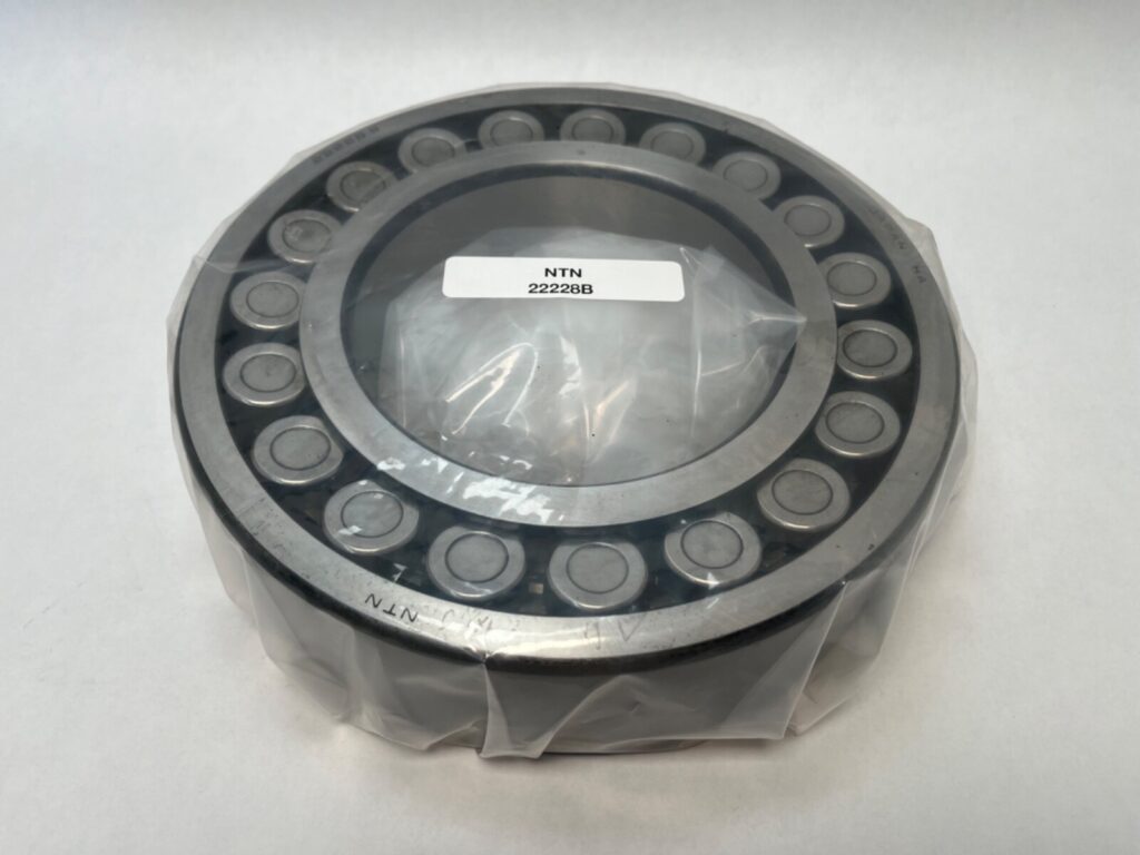 Spherical Roller Bearing – Straight Bore, 140 mm ID, 250 mm OD, 68 mm Width, Open, CN Internal Clearance.
