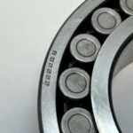 Spherical Roller Bearing – Straight Bore, 140 mm ID, 250 mm OD, 68 mm Width, Open, CN Internal Clearance.