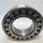 Spherical Roller Bearing – Straight Bore, 140 mm ID, 250 mm OD, 68 mm Width, Open, CN Internal Clearance.