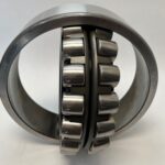Spherical Roller Bearing – Straight Bore, 140 mm ID, 250 mm OD, 68 mm Width, Open, CN Internal Clearance.