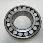 Spherical Roller Bearing – Straight Bore, 110 mm ID, 200 mm OD, 53 mm Width, Open, CN Internal Clearance.