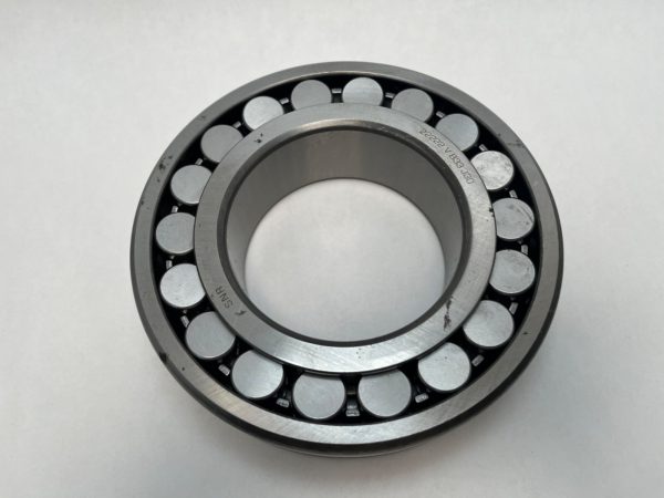 Spherical Roller Bearing – Straight Bore, 110 mm ID, 200 mm OD, 53 mm Width, Open, CN Internal Clearance.
