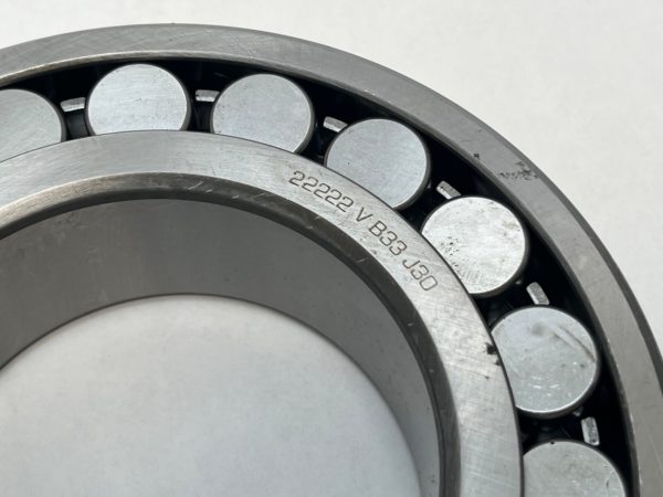 Spherical Roller Bearing – Straight Bore, 110 mm ID, 200 mm OD, 53 mm Width, Open, CN Internal Clearance.
