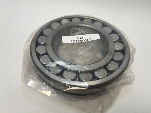 Spherical Roller Bearing – Straight Bore, 110 mm ID, 200 mm OD, 53 mm Width, Open, CN Internal Clearance.