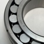 Spherical Roller Bearing – Straight Bore, 110 mm ID, 200 mm OD, 53 mm Width, Open, CN Internal Clearance.