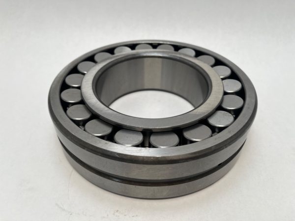 Spherical Roller Bearing – Straight Bore, 110 mm ID, 200 mm OD, 53 mm Width, Open, CN Internal Clearance.