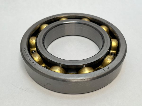 Deep Groove Ball Bearing – Straight Bore, 90 mm ID, 160 mm OD, 30 mm Width, Open, Pressed Brass Cage.