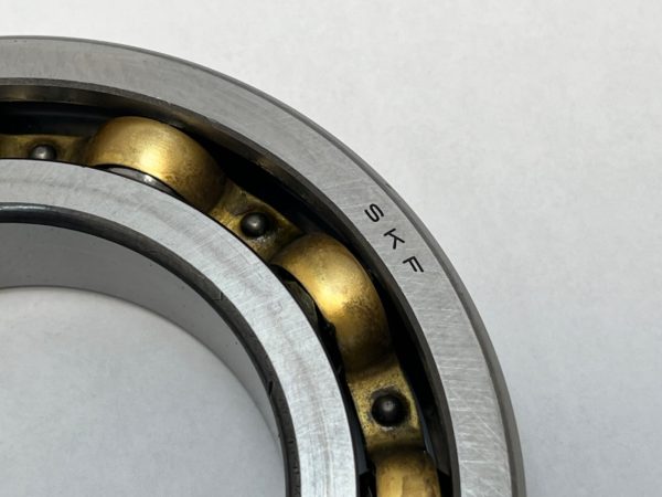 Deep Groove Ball Bearing – Straight Bore, 90 mm ID, 160 mm OD, 30 mm Width, Open, Pressed Brass Cage.