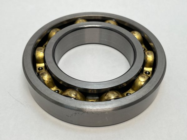 Deep Groove Ball Bearing – Straight Bore, 90 mm ID, 160 mm OD, 30 mm Width, Open, Pressed Brass Cage.