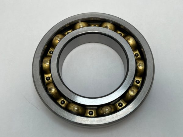 Deep Groove Ball Bearing – Straight Bore, 90 mm ID, 160 mm OD, 30 mm Width, Open, Pressed Brass Cage.
