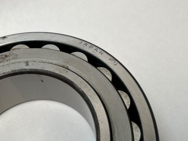 Spherical Roller Bearing – Straight Bore, 120 mm ID, 215 mm OD, 58 mm Width, Open, C3 Internal Clearance.