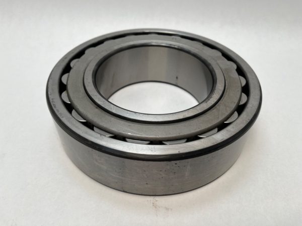 Spherical Roller Bearing – Straight Bore, 120 mm ID, 215 mm OD, 58 mm Width, Open, C3 Internal Clearance.