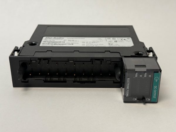 Allen-Bradley 1756-OB16E ControlLogix 16 Point D/O Module SER A 1756OB16E