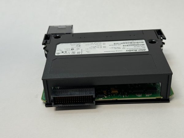 Allen-Bradley 1756-OB16E ControlLogix 16 Point D/O Module SER A 1756OB16E