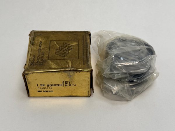 NDH Q20205DTL7A angular contact ball bearings in plastic wrap next to original New Departure Hyatt box