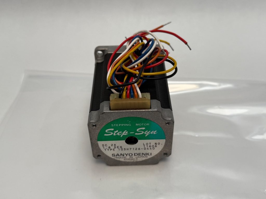 Sanyo 103H7126-0440 Stepper Motor 103H71260440