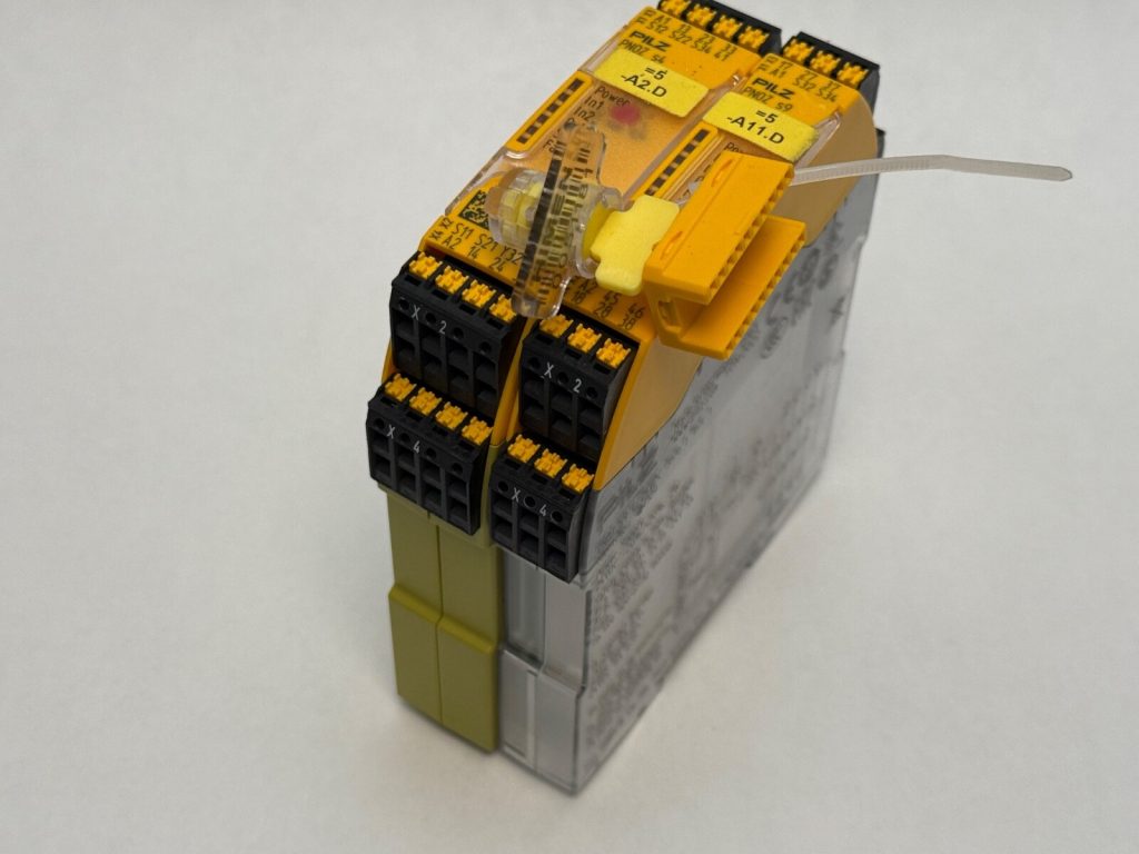 Pilz PNOZ-S9 PNOZ-S4 Safety Relay Set Pilz 150109 751104 PNOZ S9 & PNOZ S4