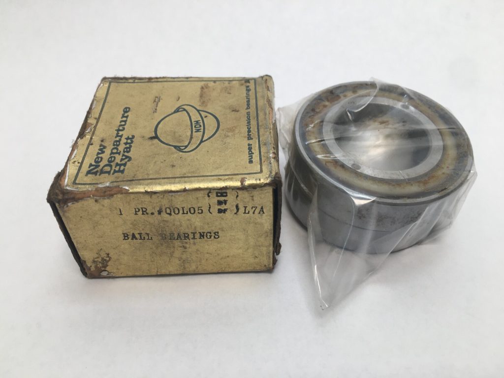 Angular Contact Ball Bearing - 25 mm ID, 47 mm OD, 12 mm Width, Open, 15° Contact Angle, ABEC 7 / P4 Precision