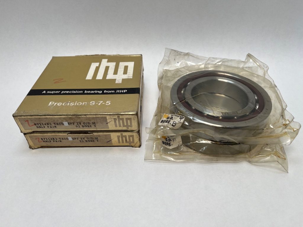 Super Precision Angular Contact Ball Bearing - Straight Bore, 70 mm ID, 125 mm OD, 24 mm Width, Open, 15° Contact Angle, Universal Light Preload.