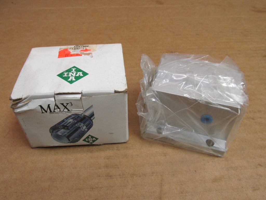 INA KGX16PP LINEAR BEARING BLOCK 4-BOLT FLANGE KGX 16 PP 1" ID 11492511 --USA--