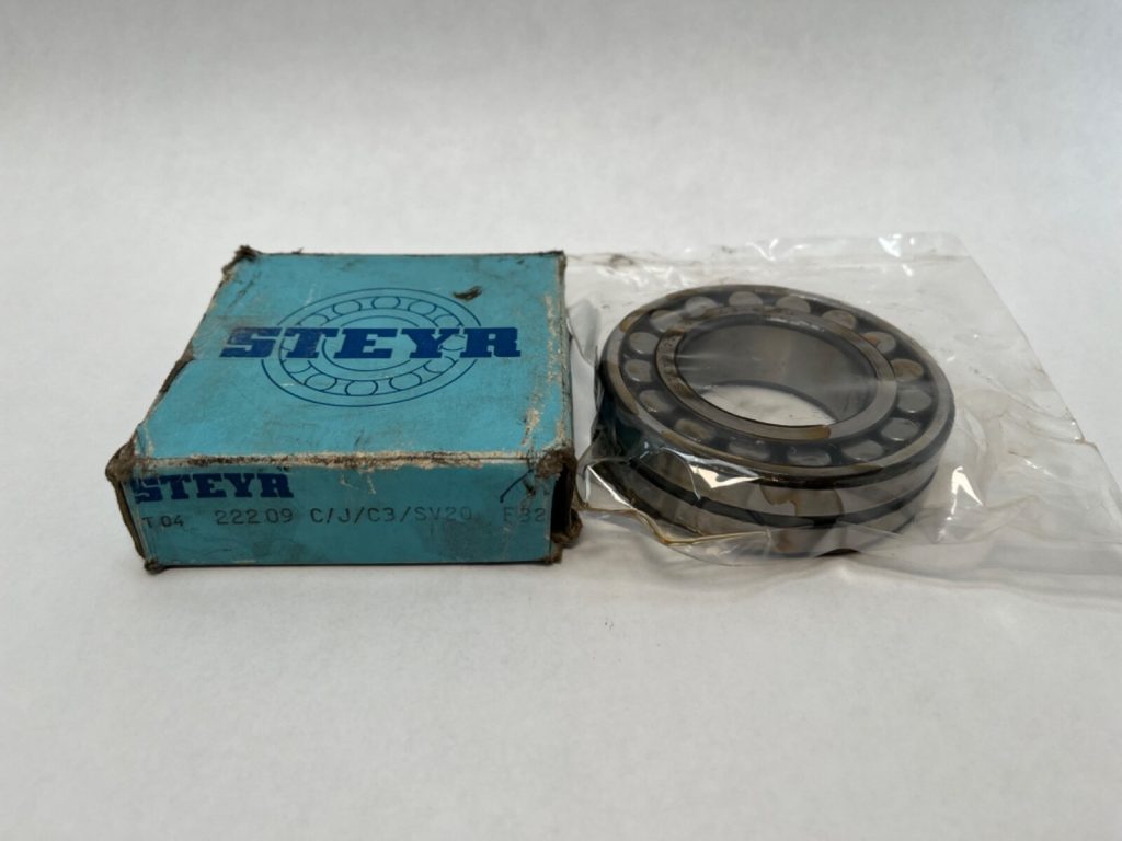 Spherical Roller Bearing - Straight Bore, 45 mm ID, 85 mm OD, 23 mm Width, Open, C3 Internal Clearance