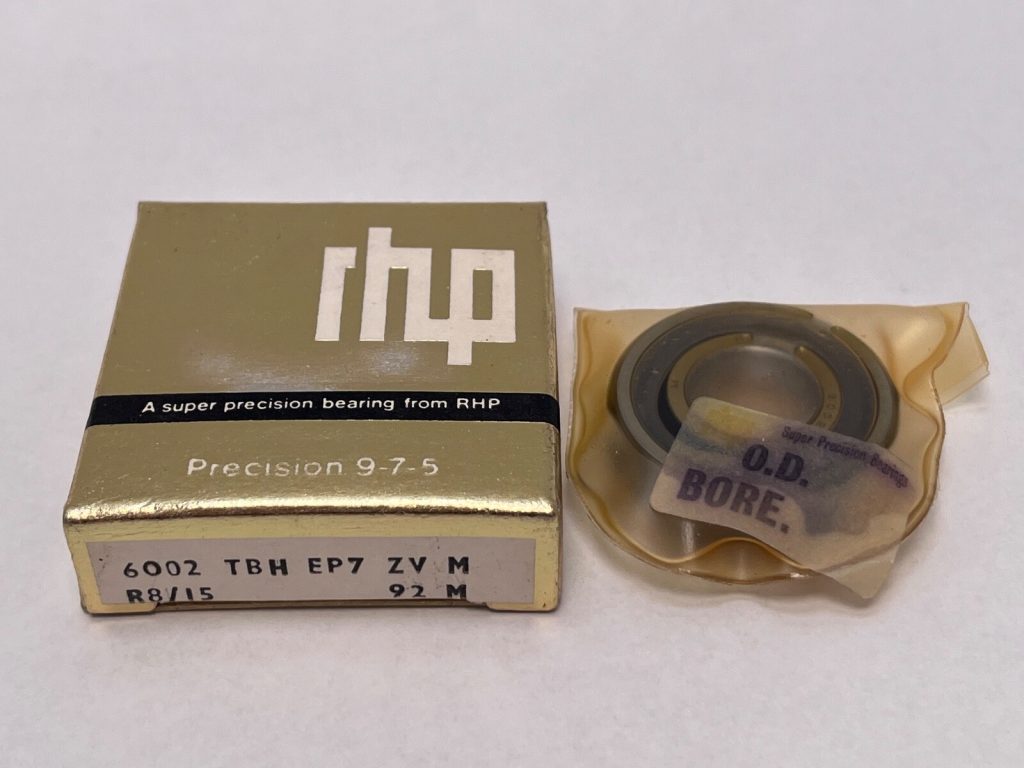 Ball bearing - Straight Bore, 15 mm ID, 32 mm OD, 9 mm Width, Open, Without Snap Ring.