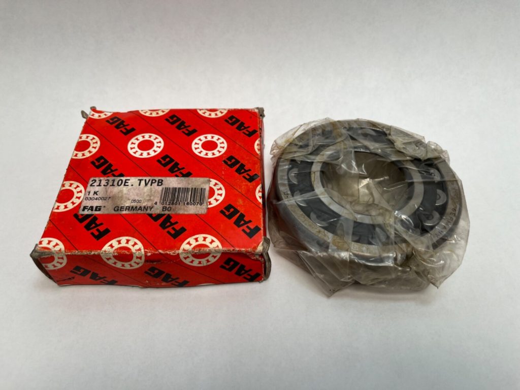 Spherical roller bearing - Straight Bore, 50 mm ID, 110 mm OD, 27 mm Width, Open, CN Internal clearance.