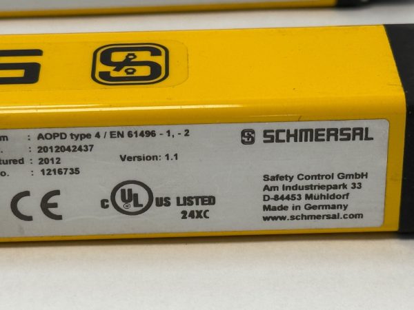 Schmersal SLC440-ER-0250-30-01 Safety Light Curtain SLC440-ER0250-30-01