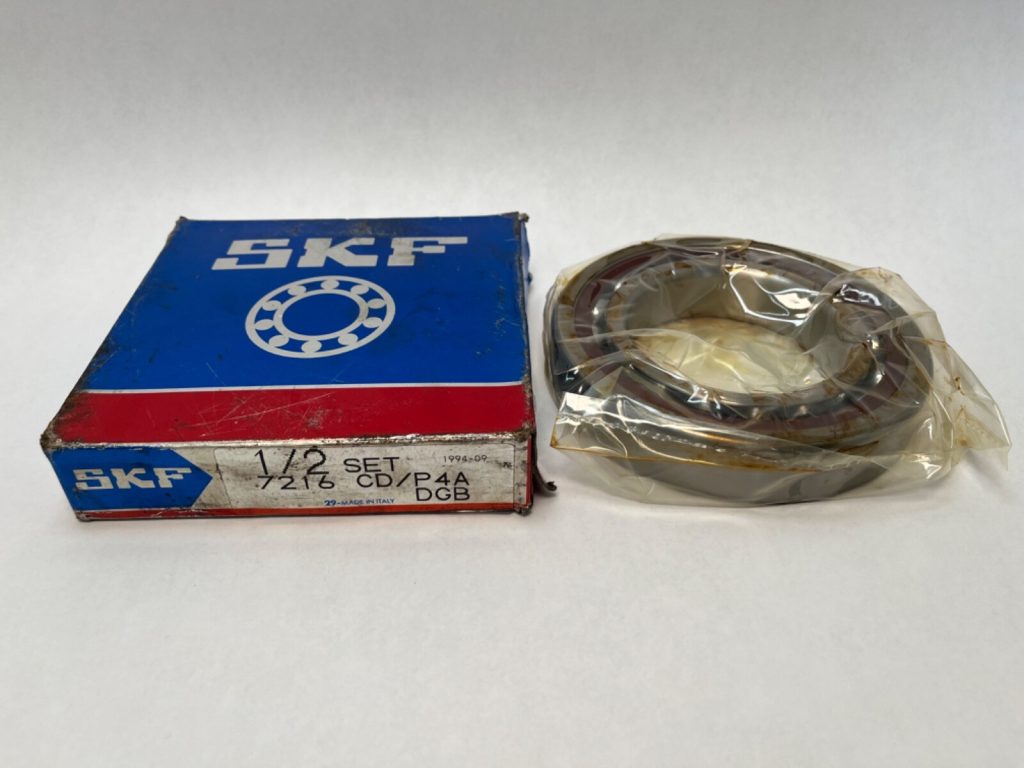 Super Precision Angular Contact Ball Bearing - Straight Bore, 80 mm ID, 140 mm OD, 26 mm Width, Open, 15° Contact Angle, Universal Pairing, Medium Preload.
