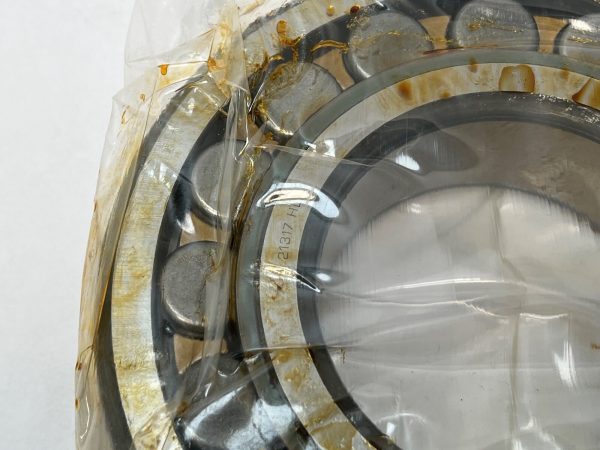 Spherical Roller Bearing – Straight Bore, 85 mm ID, 180 mm OD, 41 mm Width, Open, CN Internal clearance.