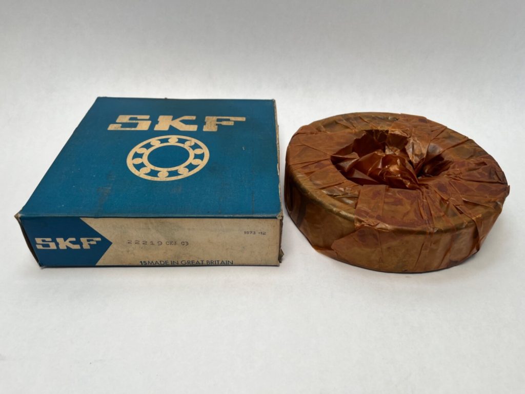Spherical Roller Bearing - Tapered Bore, 95 mm ID, 170 mm OD, 43 mm Width, Open, C3 Internal clearance.