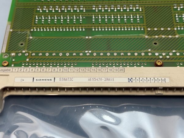 Siemens 6ES5420-3BA11 PLC Module 6ES54203BA11