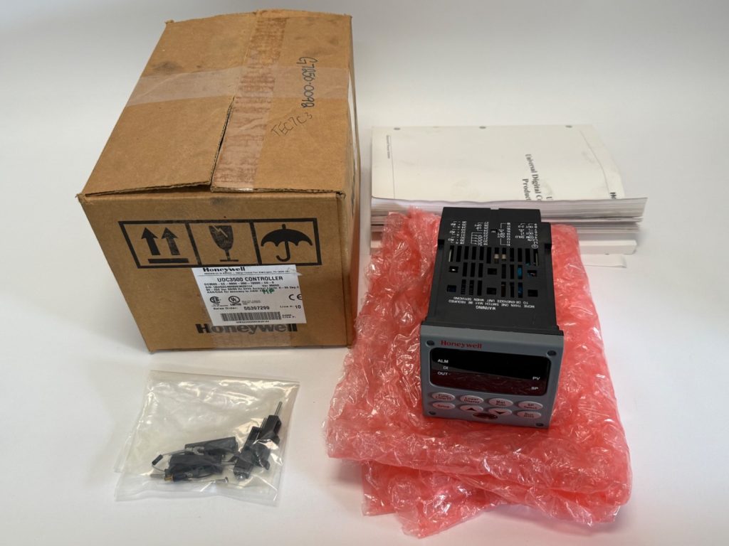 Honeywell DC3500-EE-0000-200-10000-E0-0 Controller UDC3500
