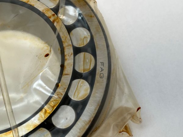 Spherical Roller Bearing – Tapered Bore, 90 mm ID, 160 mm OD, 40 mm Width, Open, CN Internal clearance.