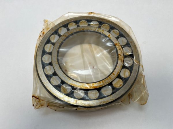 Spherical Roller Bearing – Tapered Bore, 90 mm ID, 160 mm OD, 40 mm Width, Open, CN Internal clearance.
