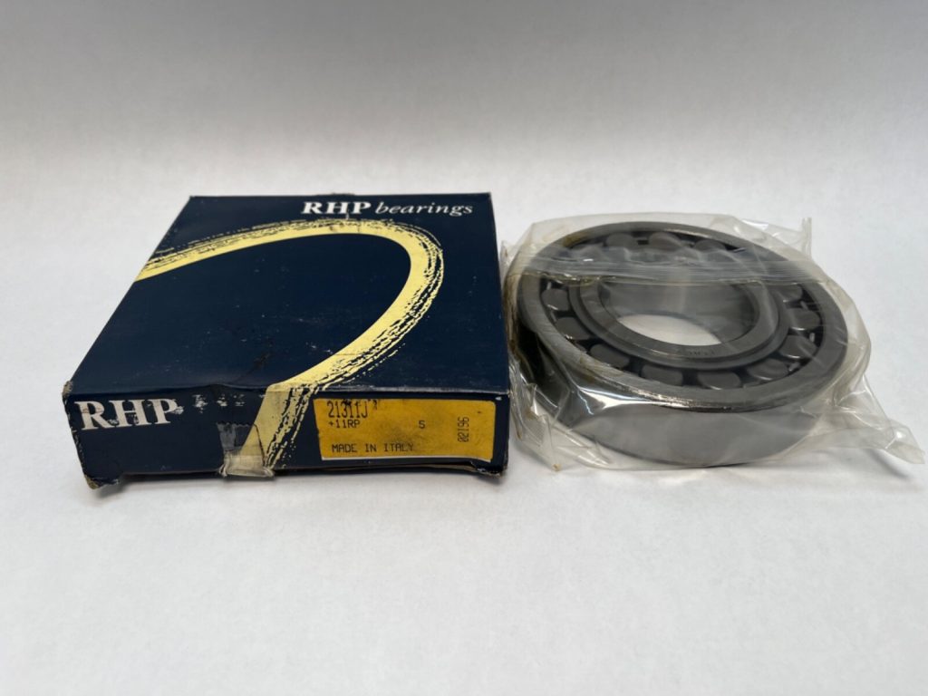 Spherical roller bearing - Straight Bore, 55 mm ID, 120 mm OD, 29 mm Width, Open, CN Internal clearance.