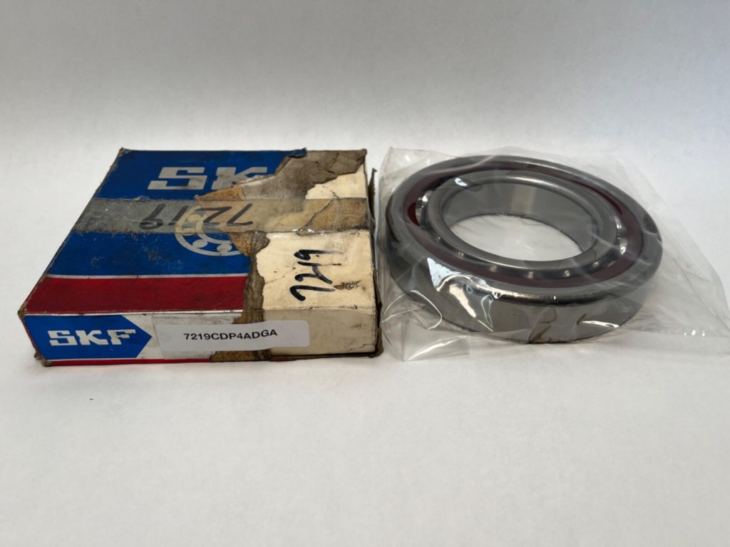 Super Precision Angular Contact Ball Bearing - Straight Bore, 95 mm ID, 170 mm OD, 32 mm Width, Open, 15° Contact Angle, Universal Light Pairing.